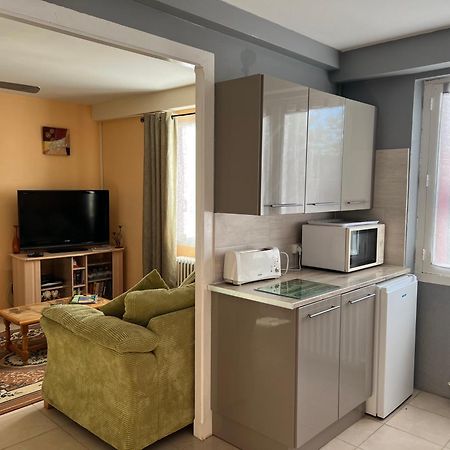 Gite Du St Martin Apartment Oradour-Fanais Ngoại thất bức ảnh