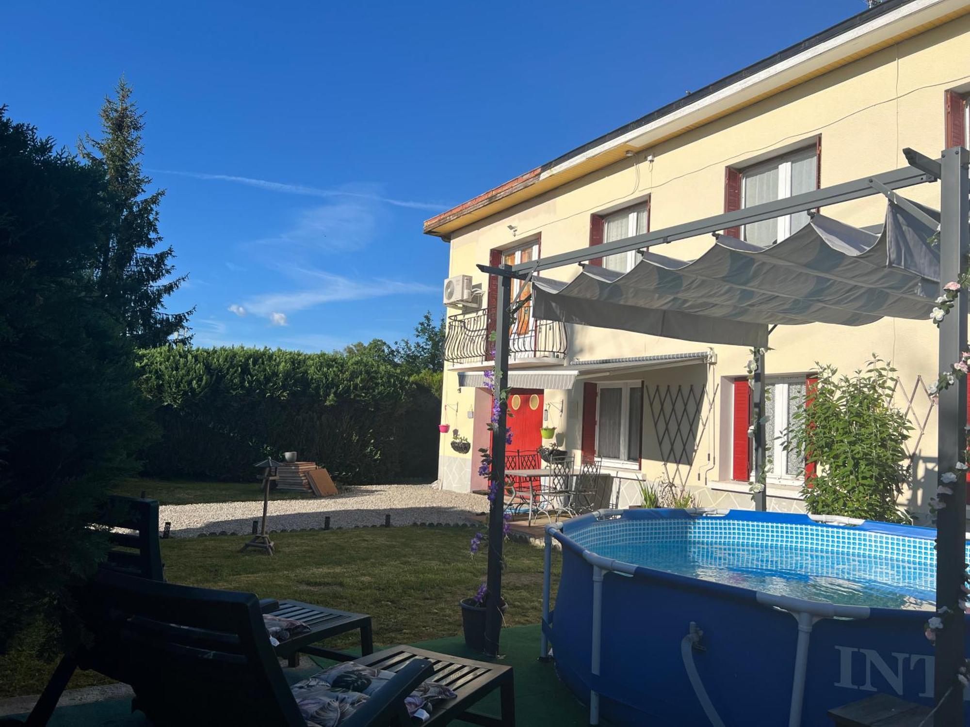 Gite Du St Martin Apartment Oradour-Fanais Ngoại thất bức ảnh